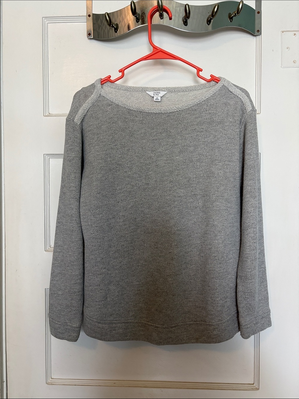 Crown & Ivy Grey Women’s Boatneck Sweatshirt Size M